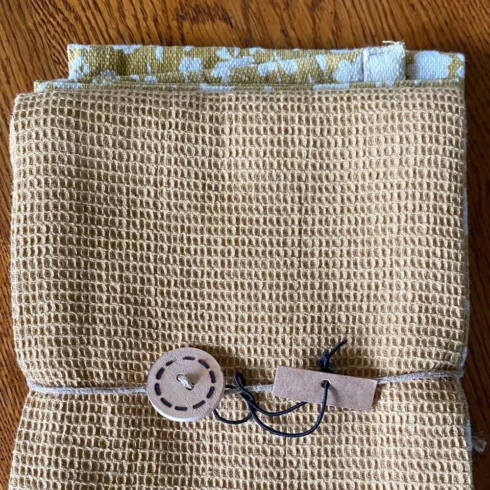 Creative Co-Op Yellow Waffle Weave Kitchen Towel with Ruffle